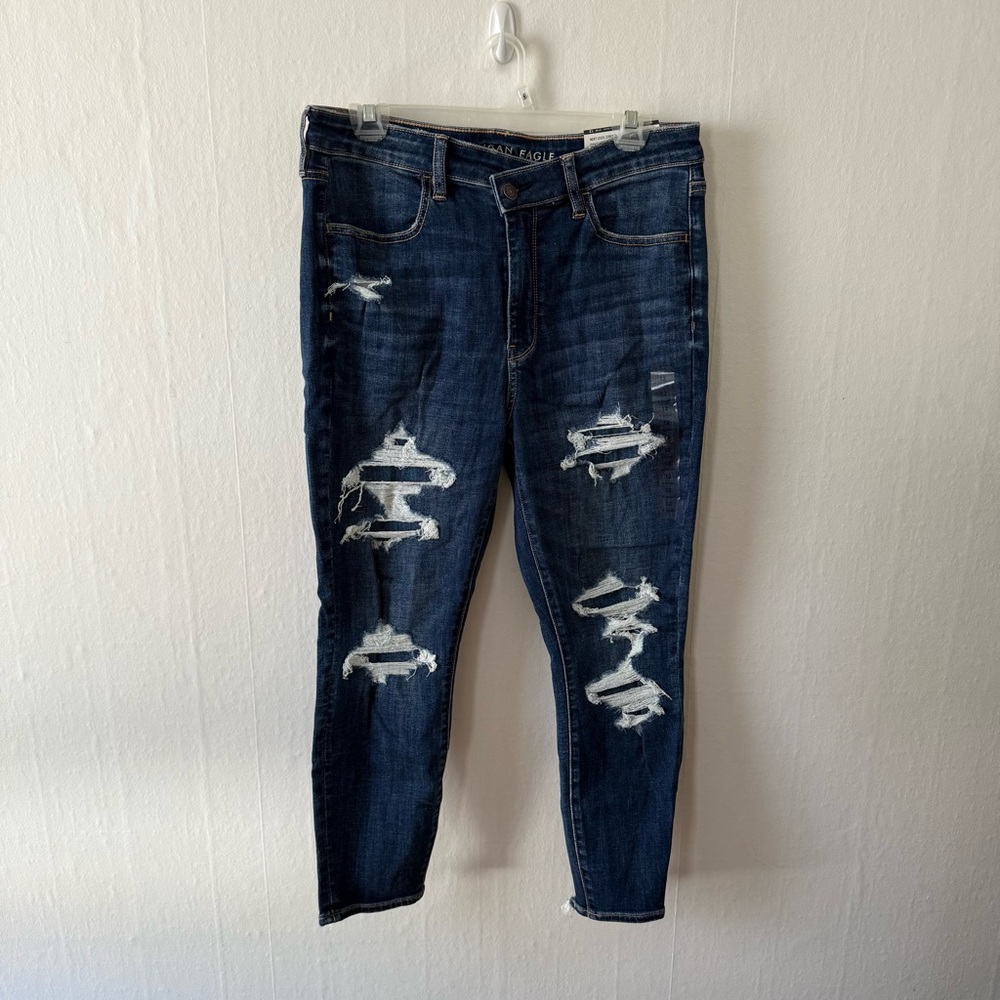 American Eagle Distressed Hi-Rise Jegging